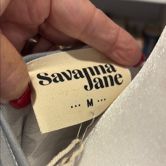 Savanna Jane Floral Embroidered V-Neck Camouflage Top NWT - Picture 4 of 4